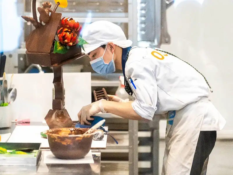 18歲西點國手沈承佑備戰國際賽　以甜點實力展現臺灣技藝