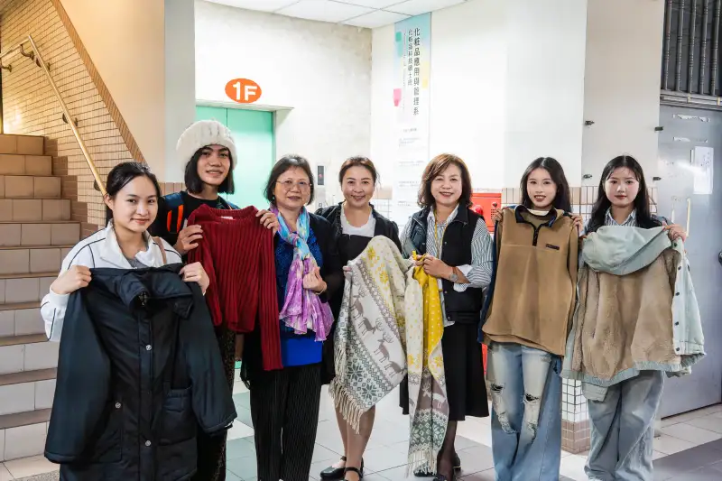 冷氣團來襲！嘉藥粧品系師生募冬衣 助越南學生溫暖過冬