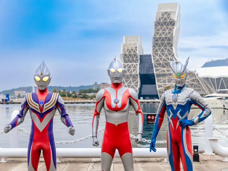 超人降臨愛河灣　高雄冬日遊樂園打造港都英雄慶典