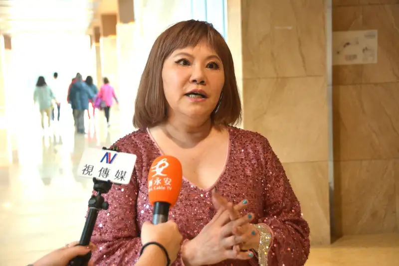 台南女兒方怡萍暌違2年多推出「萍凡尚真」全新專輯