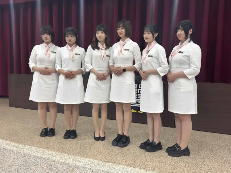 醫美人才培育再升級　中華醫大授服儀式結合實習媒合搶先卡位