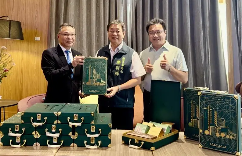 月圓送暖愛心助學童　南市教育局攜手企業送276盒中秋禮盒　 
