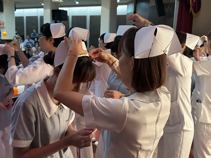 中華醫大加冠典禮 181位學生薪火相傳南丁格爾精神