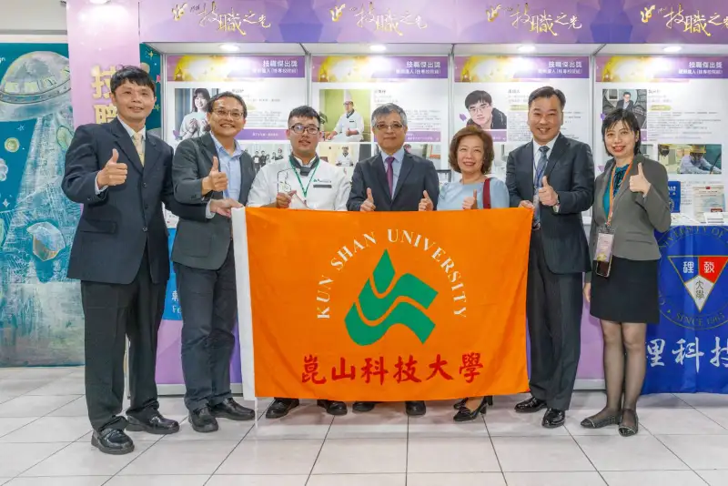 崑大餐飲系黃秉樺獎證雙收　技職築夢展現就業實戰力
