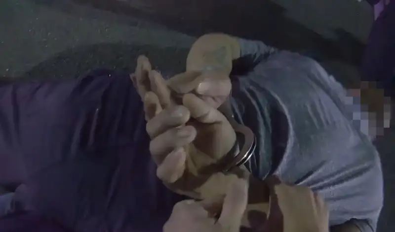違停露餡！苓雅警查獲毒品煙彈  駕駛加速逃逸仍遭逮
