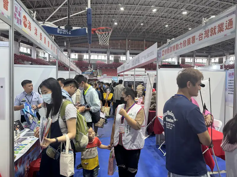台南成大就業博覽會釋三千職缺  企業高薪搶才成亮點