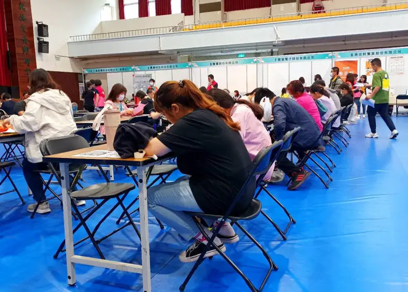 8月徵才不停歇 台南就業中心星光場點亮民眾職涯新希望