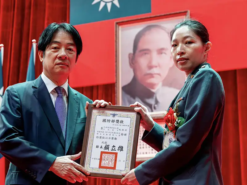 中華醫大施秝淇教官榮獲「114年全民國防教育傑出貢獻獎」個人獎 全國大專院校唯一殊榮