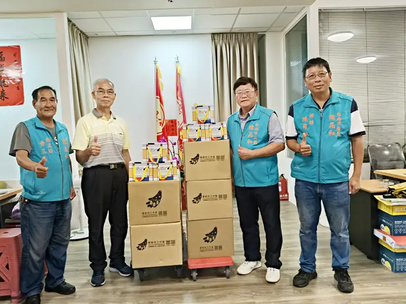 台南市議員陳昆和購買公益果凍禮盒  以行動支持身心障礙者與弱勢家庭